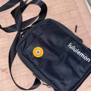 🧘🏻‍♀️lululemon athletica crossbody🧘🏻‍♀️